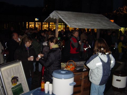 Wiehnachtskalender, Weihnachtsgeschichten, Dezember, Advent, Schweizerdeutsch, Adliswil, Bruggeplatz, Adventsmümpfeli,  Wiehnachtsmümpfeli, Glühwein, Engel, Hirte, Geschichten, Kinder, Eltern, Adventszeit